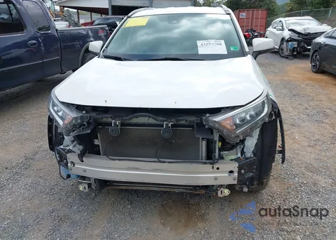 2021 Toyota Rav4 Xle z USA, uszkodzony, nr VIN 2T3W1RFV0MC117594